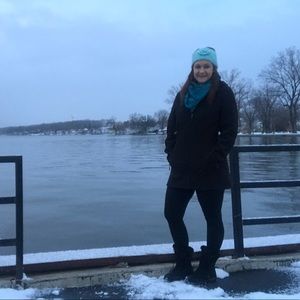 Meet your Posher, Elizabeth